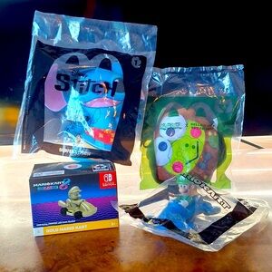 ☆Lot of 4 Unopened McDonalds Toys (Mario Kart, Hello Kitty/Sanrio, and Stitch)☆